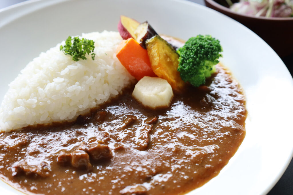 欧風仕立ての牛すじカレー(島根ゴルフ倶楽部のレストラン)